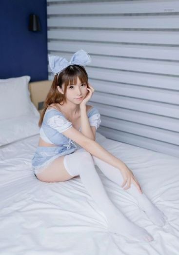 按摩室女大学生_1080完整版观看