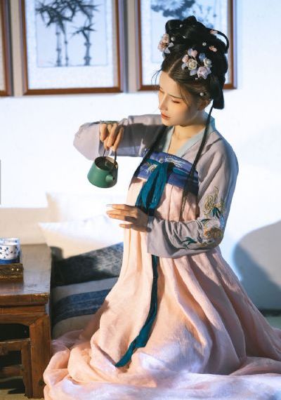 年轻妻子的工作电影_1080电影完整版