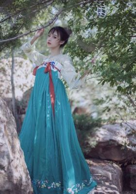 新人女秘书韩国_720高清视频观看